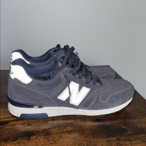 New Balance Men's Gray Sneakers size 9.5